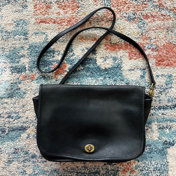 Coach Bags Vintage 99s Coach Black Leather Crossbody Messenger Bach